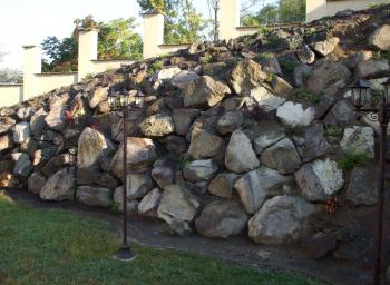 Sziklakert_-_es_tamfal_epites_9